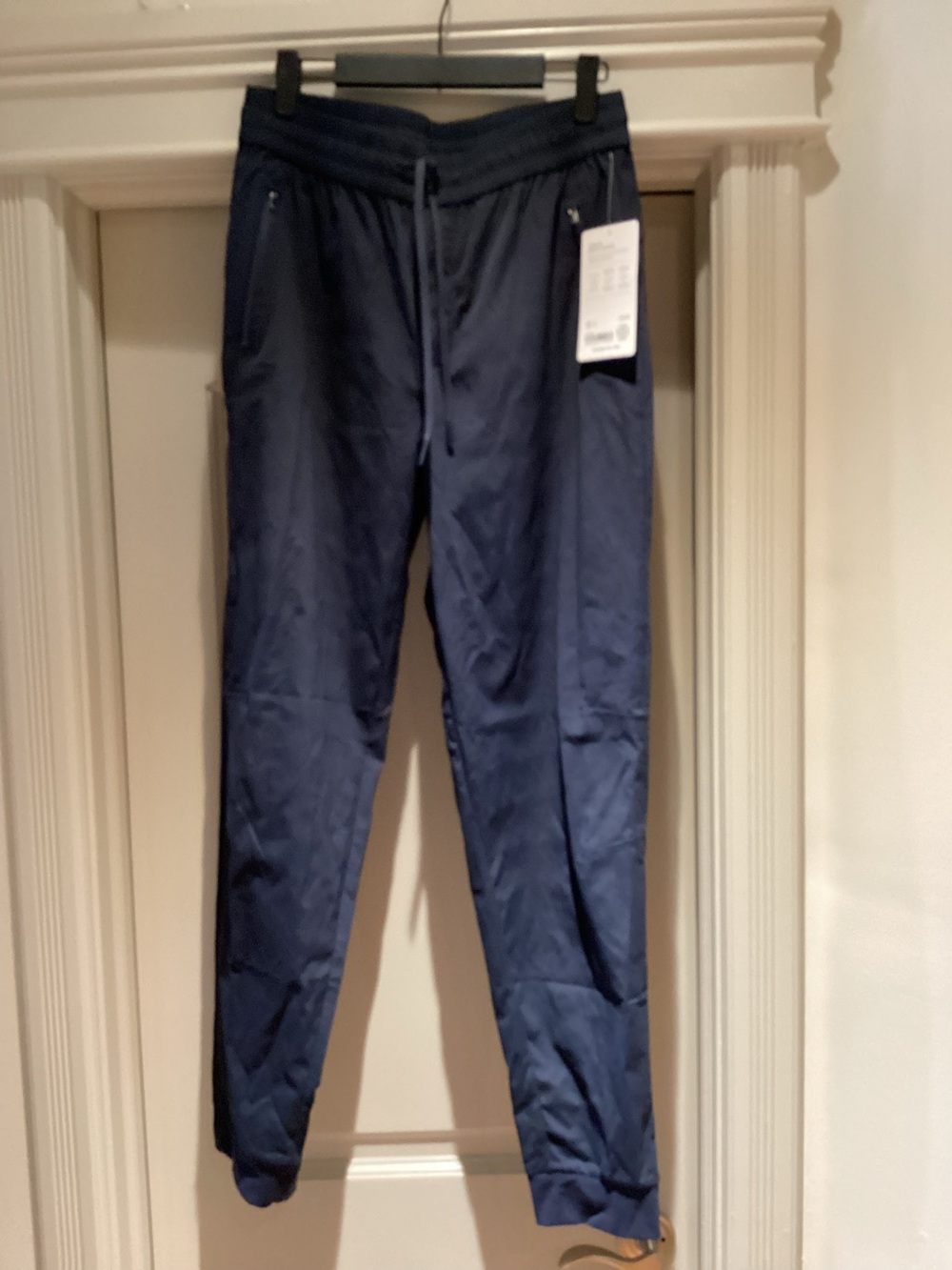 Women’s  Athleta Trekkie North  Navy Jogger Pants .  Small Tall